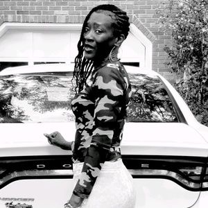 Meet your Posher, Lisa